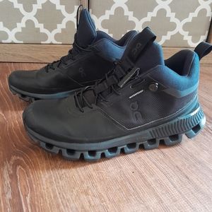 On Cloud Hi  Waterproof Hightop Hiking Trail Running Shoes 7